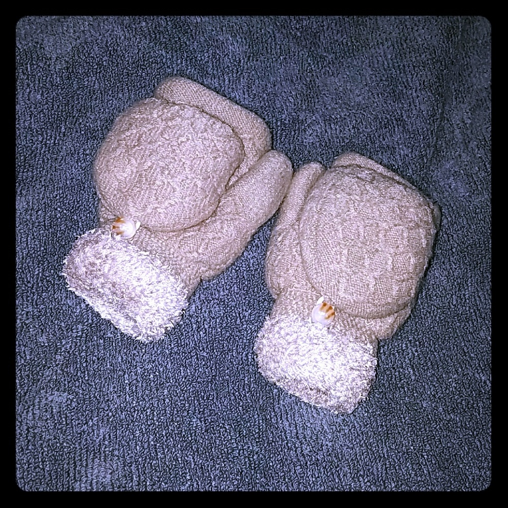 Fingerless mittens